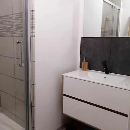 La Maison Aux Escargots *jacuzzi* 아파트
