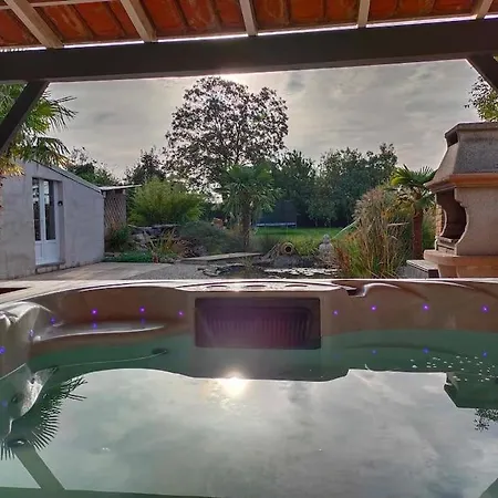 아파트 La Maison Aux Escargots *jacuzzi* *